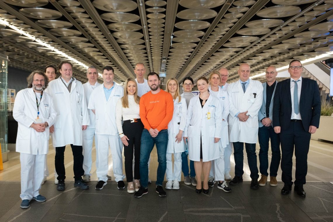 Najmlajši prejemnik srca v Sloveniji uspešno okreva